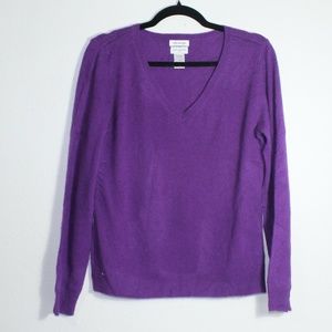 Jaclyn Smith 100% Cashmere V neck purple sweater. Size M